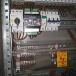 תמונה של לוח חשמל